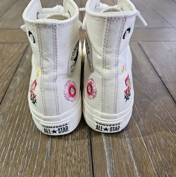 Converse Chuck Taylor All Star Lift Platform Floral Embroidery, Womens size 8.5 - Picture 6 of 14